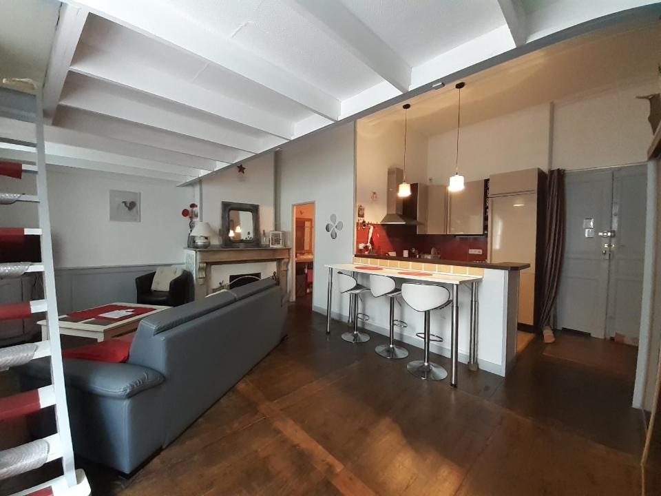 Coquet Studio En Mezzanine Nuit Pour 2 Personnes Сен-Жирон Экстерьер фото