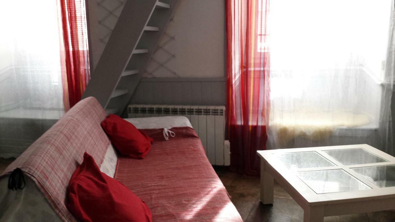 Coquet Studio En Mezzanine Nuit Pour 2 Personnes Сен-Жирон Экстерьер фото