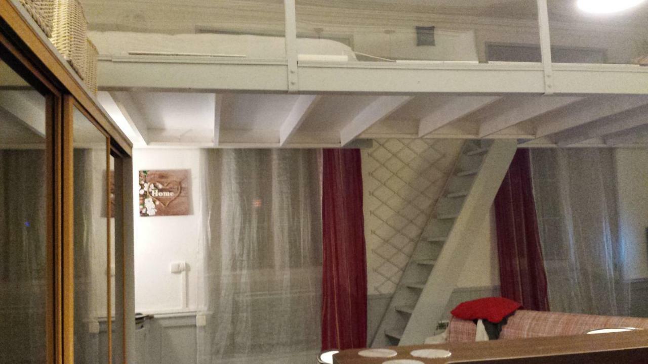 Coquet Studio En Mezzanine Nuit Pour 2 Personnes Сен-Жирон Экстерьер фото